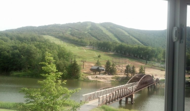 Killington Mountain Resort Grand Hotel Arrival #KillingtonMoms #Beast365