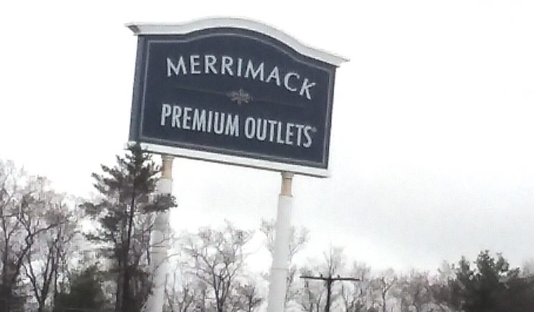Shopping Trip for Mother’s Day: Merrimack Premium Outlets #nh #travel #shopping @MerrimackPO