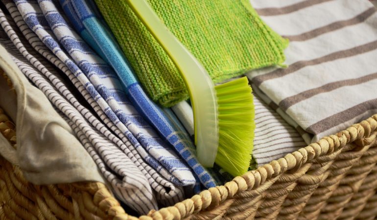 7 Tips for Organizing Your Tea Towels and Other Kitchen Materials