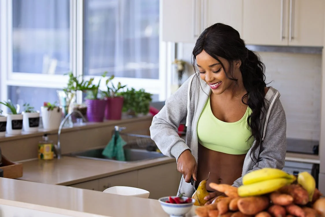 4 LIFESTYLE CHANGES TO LIVE A LONG AND HEALTHIER LIFE