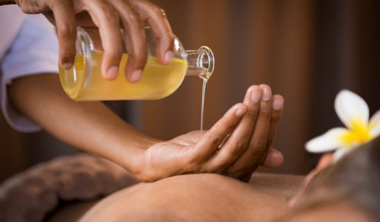 Benefits Of Opting For Aromatherapy Massage Oils